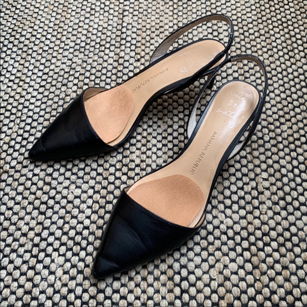 BANANA REPUBLIC Low and sexy heels